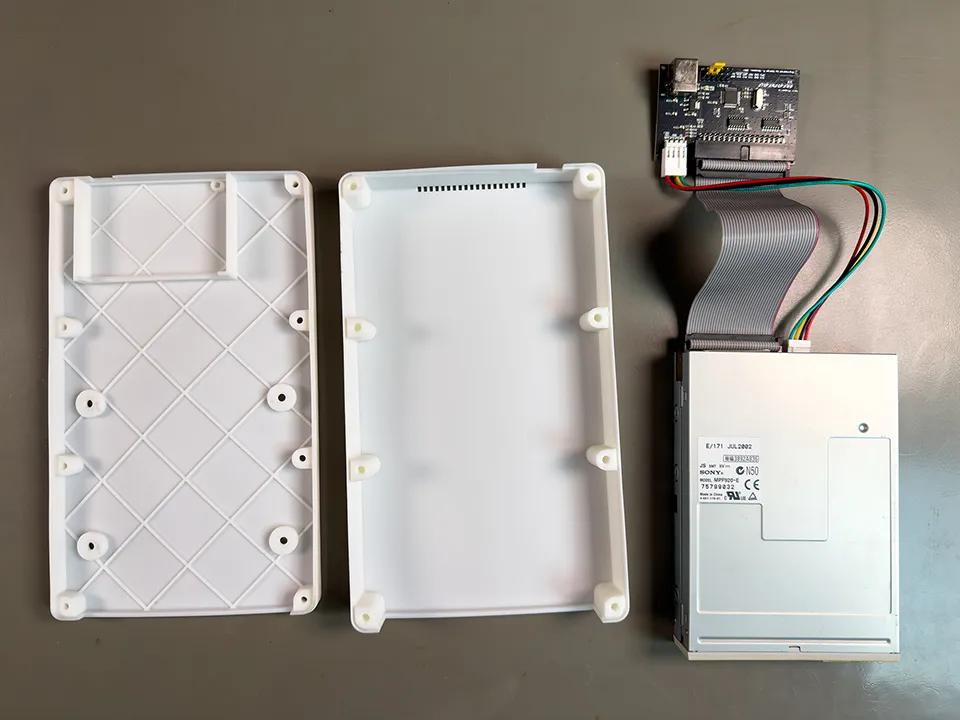 Greaseweazle case, PCB and floppy drive